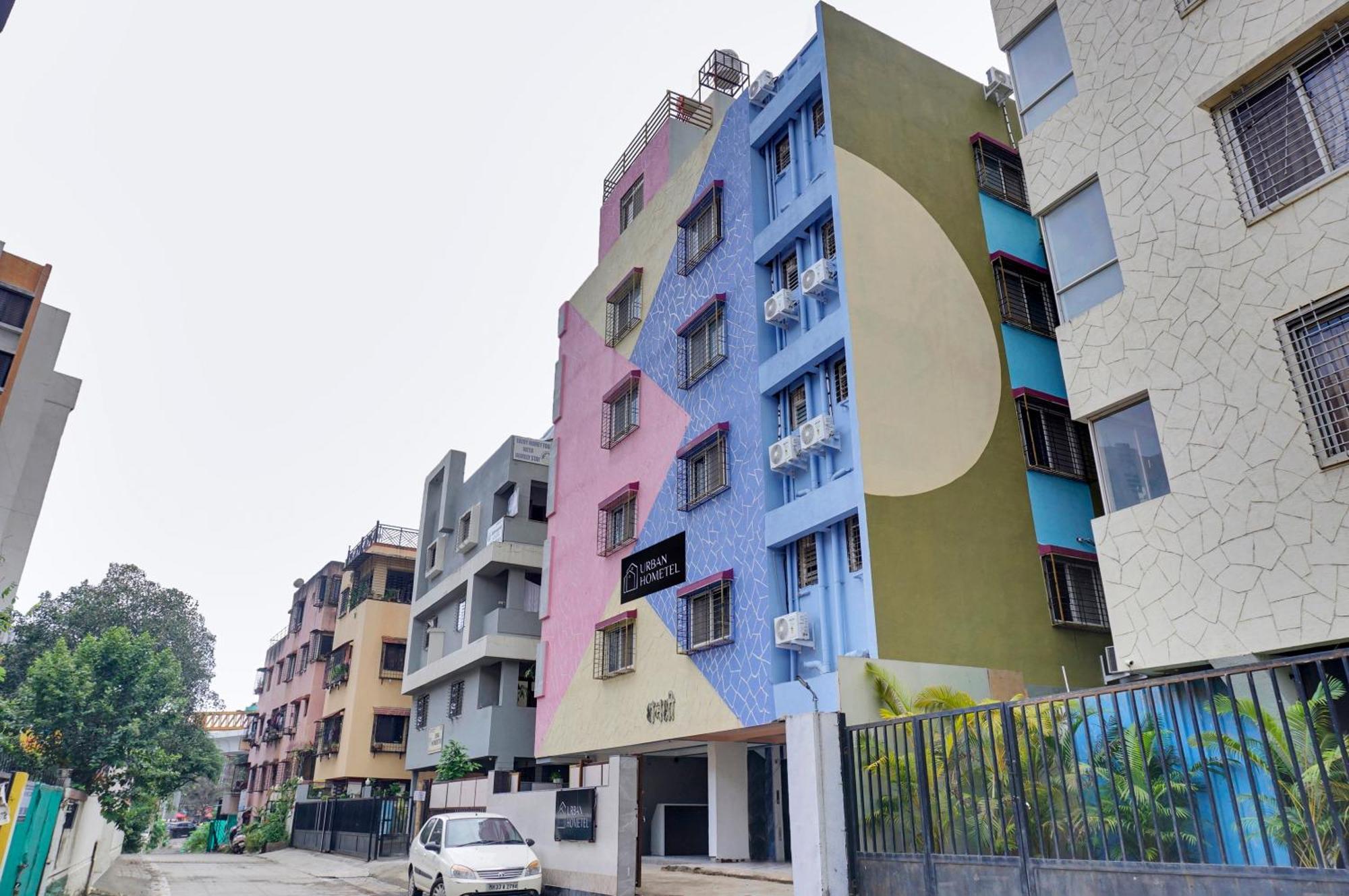 Urban Hometel Pune Bagian luar foto